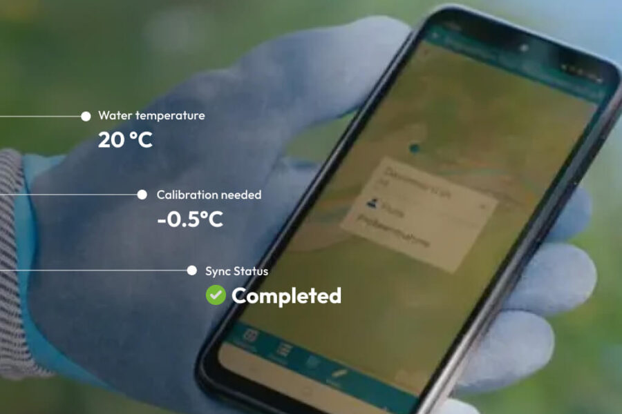 Fieldvisits app in the user's hand